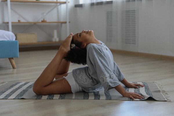 Quels sont les exercices de yoga pour soulager les douleurs lombaires ?